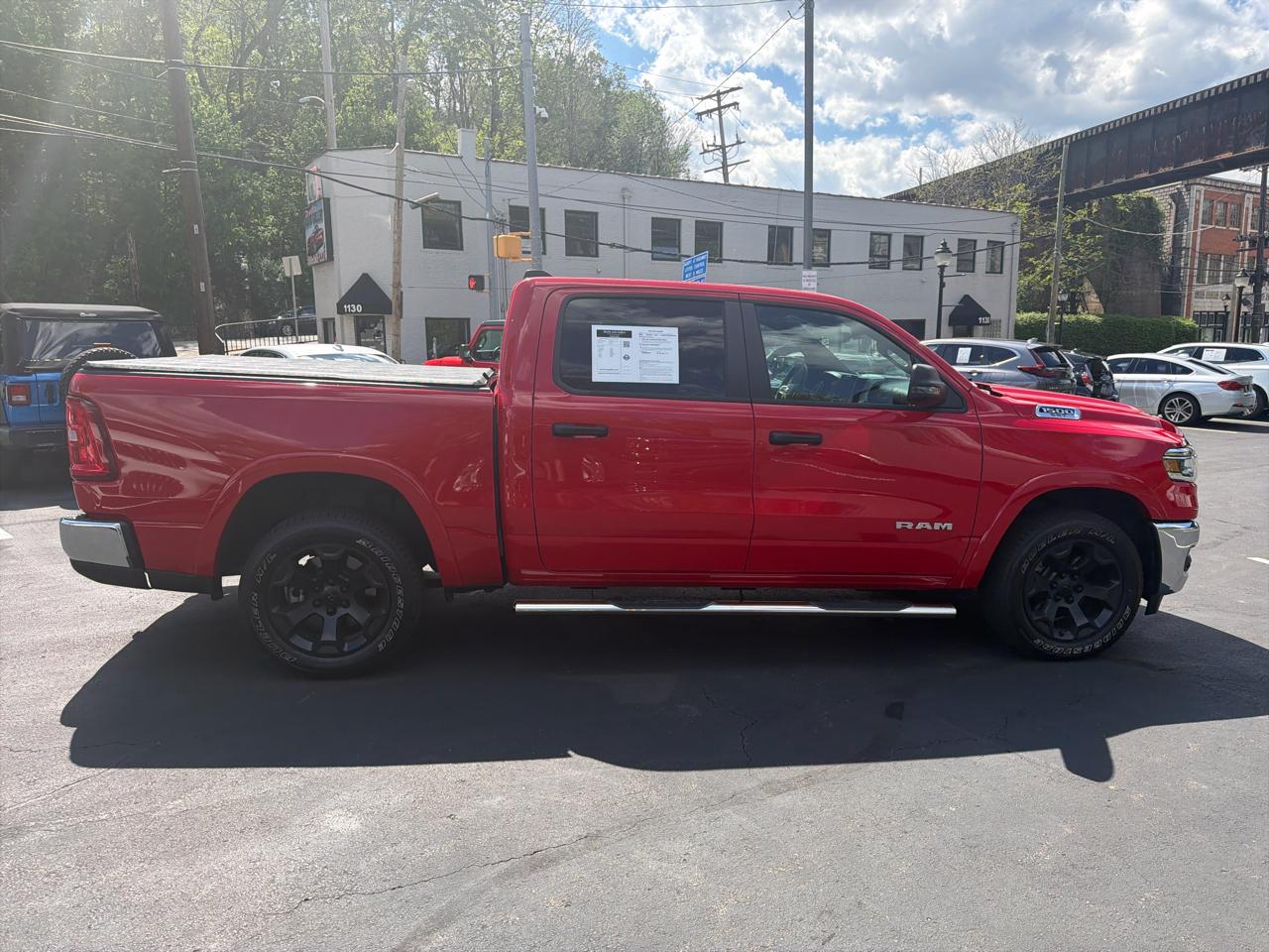 RAM 1500 Big Horn Crew Cab SWB 4WD 2025