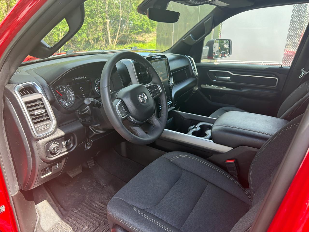 RAM 1500 Big Horn Crew Cab SWB 4WD 2025