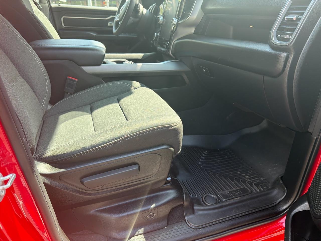 RAM 1500 Big Horn Crew Cab SWB 4WD 2025