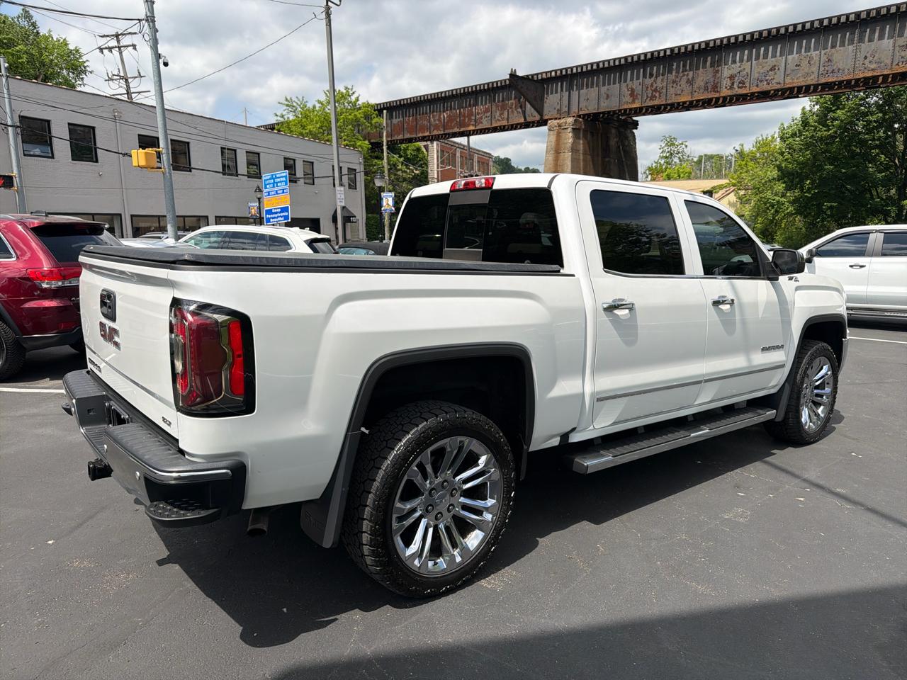 GMC Sierra 1500 SLT Crew Cab 4WD 2017