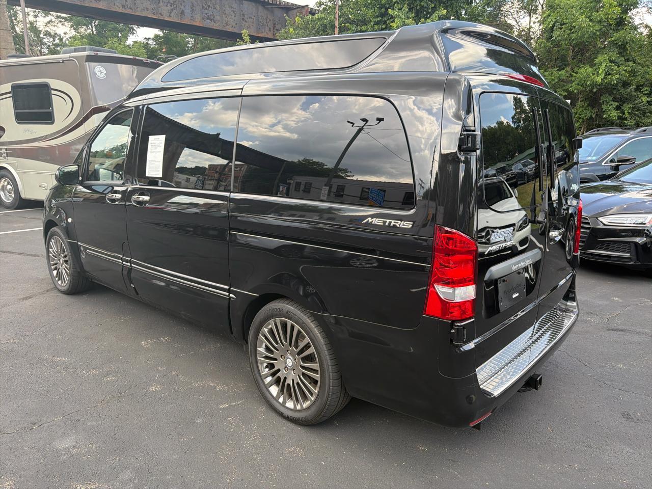 Mercedes-Benz Metris Passenger Van 2019