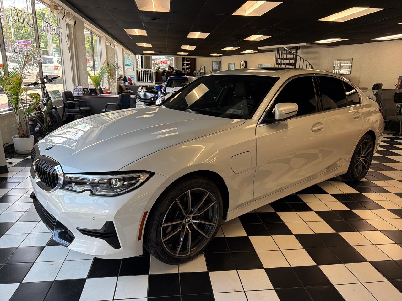 2021 BMW 3-Series 330e xDrive