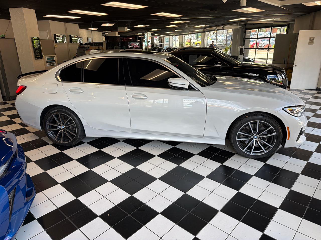 BMW 3-Series 330e xDrive 2021