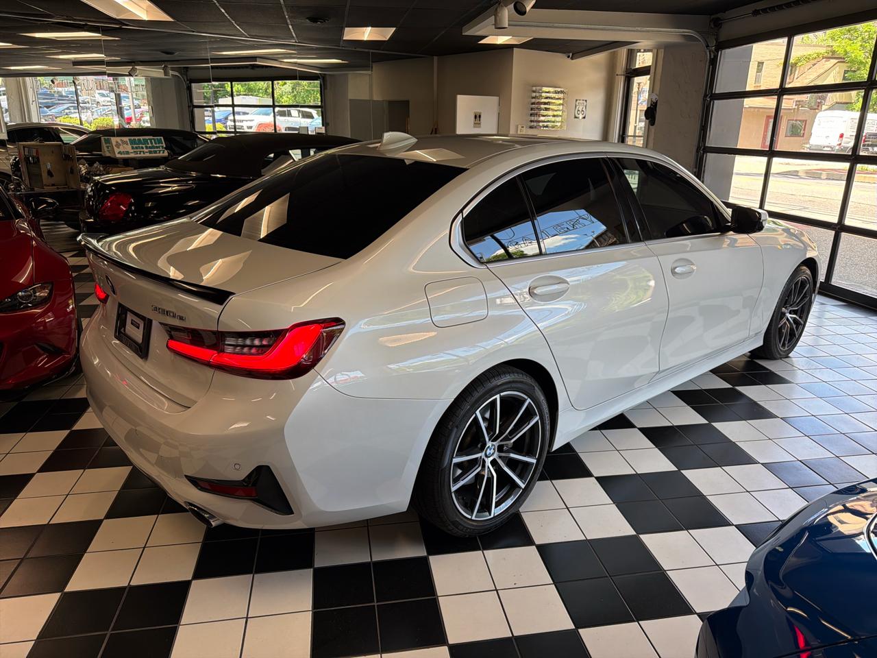 BMW 3-Series 330e xDrive 2021