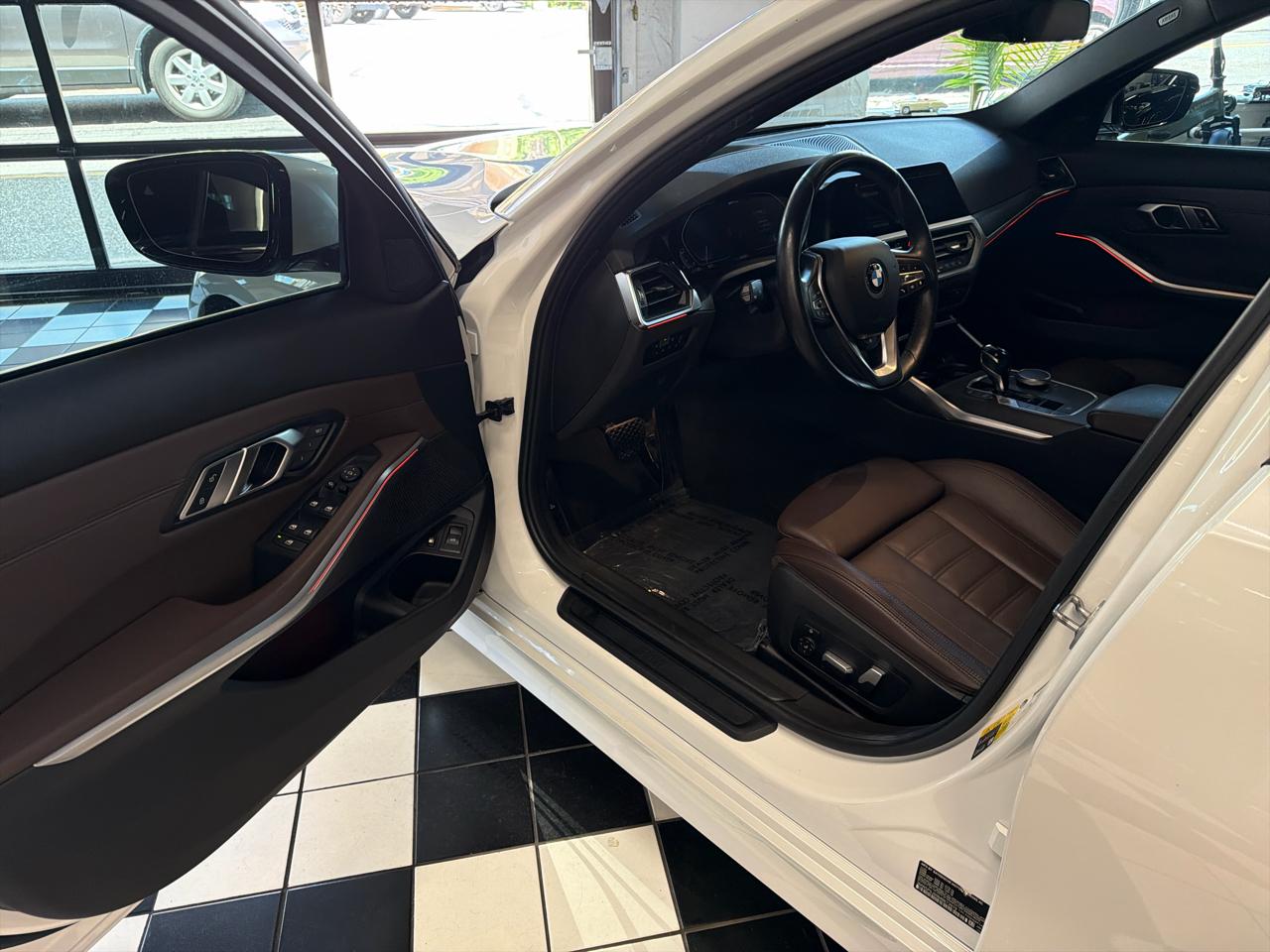 BMW 3-Series 330e xDrive 2021