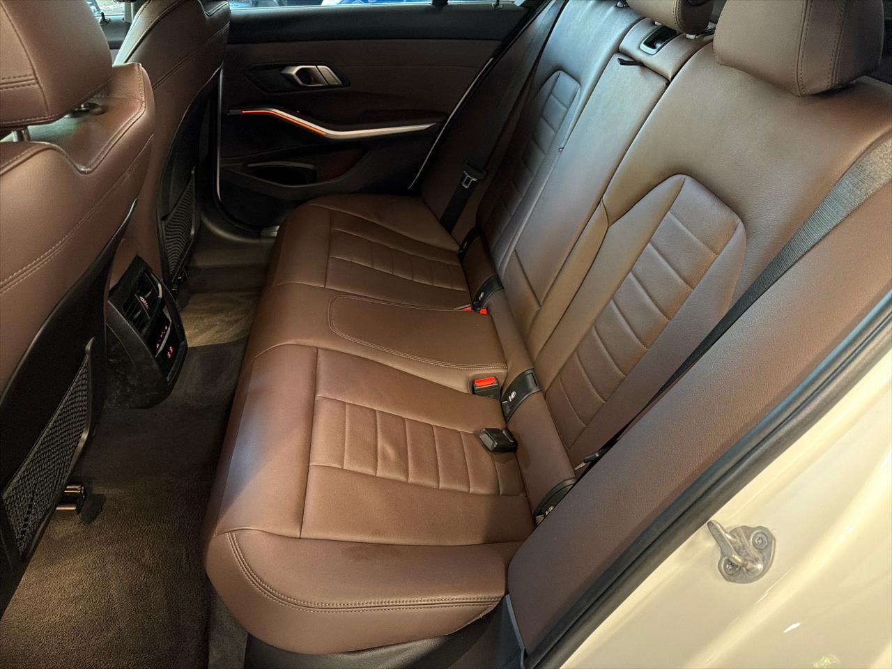 BMW 3-Series 330e xDrive 2021