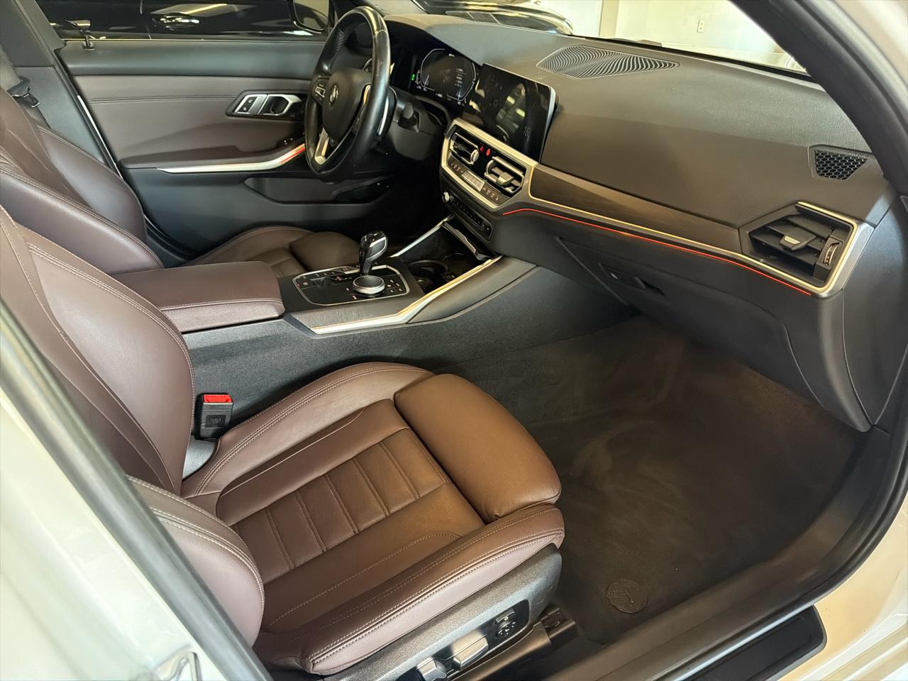 BMW 3-Series 330e xDrive 2021