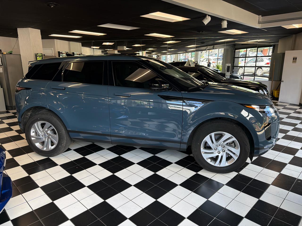 Land Rover Range Rover Evoque Core S AWD 2024