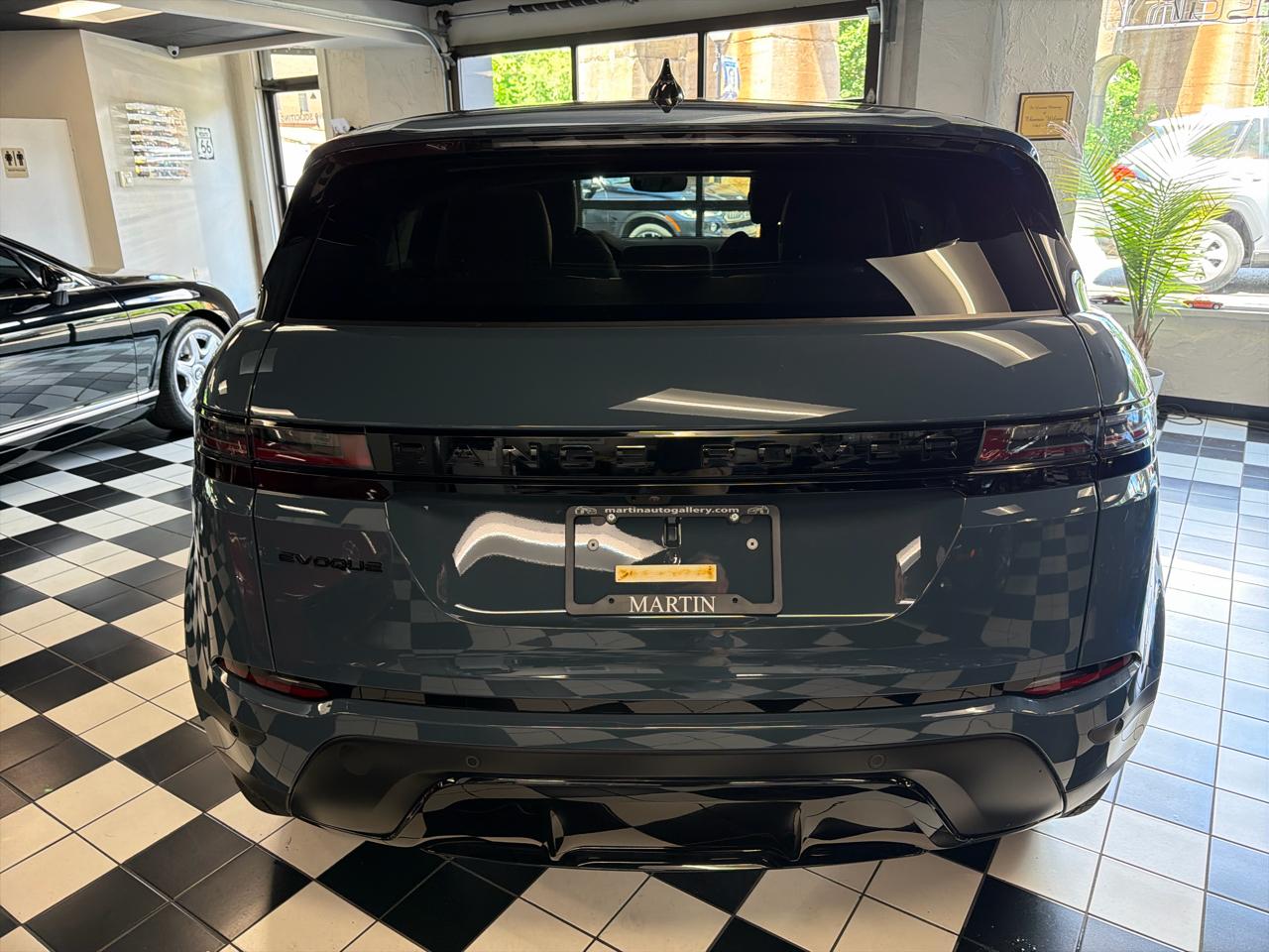 Land Rover Range Rover Evoque Core S AWD 2024
