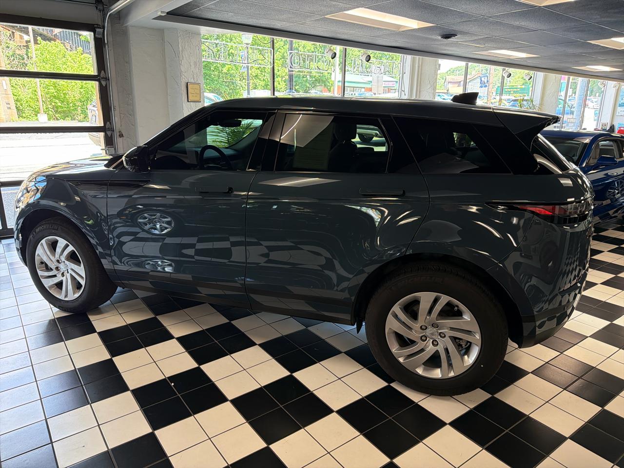Land Rover Range Rover Evoque Core S AWD 2024