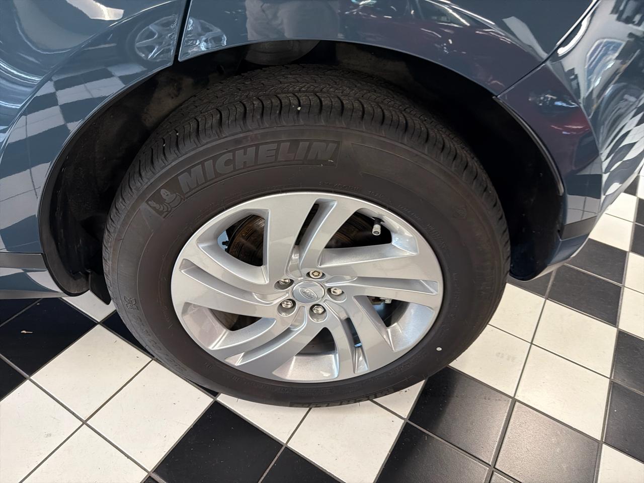 Land Rover Range Rover Evoque Core S AWD 2024