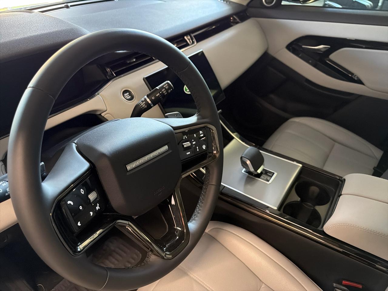 Land Rover Range Rover Evoque Core S AWD 2024