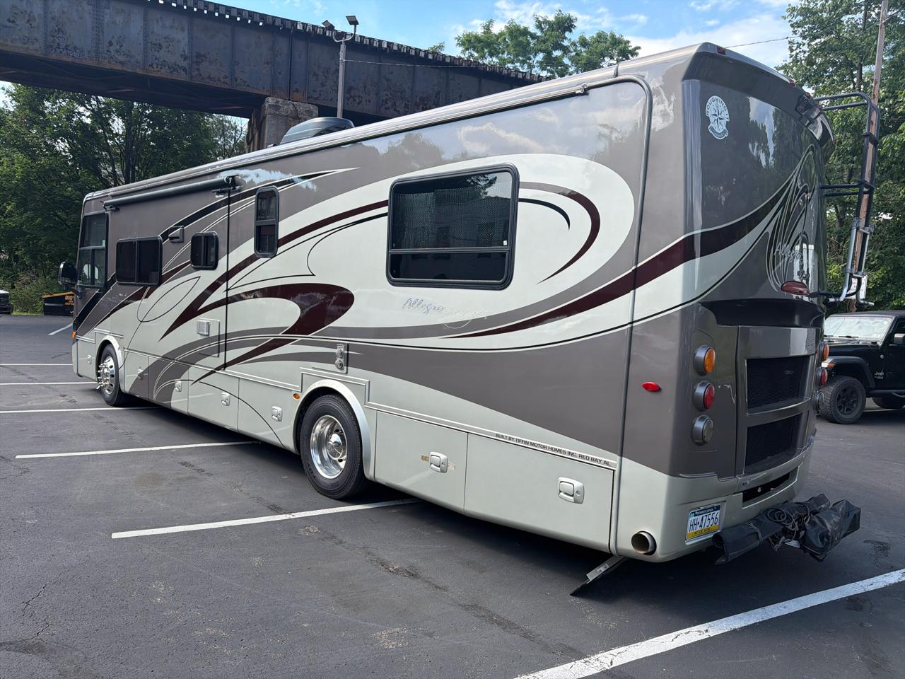 Tiffin Motorhomes Breeze  2012
