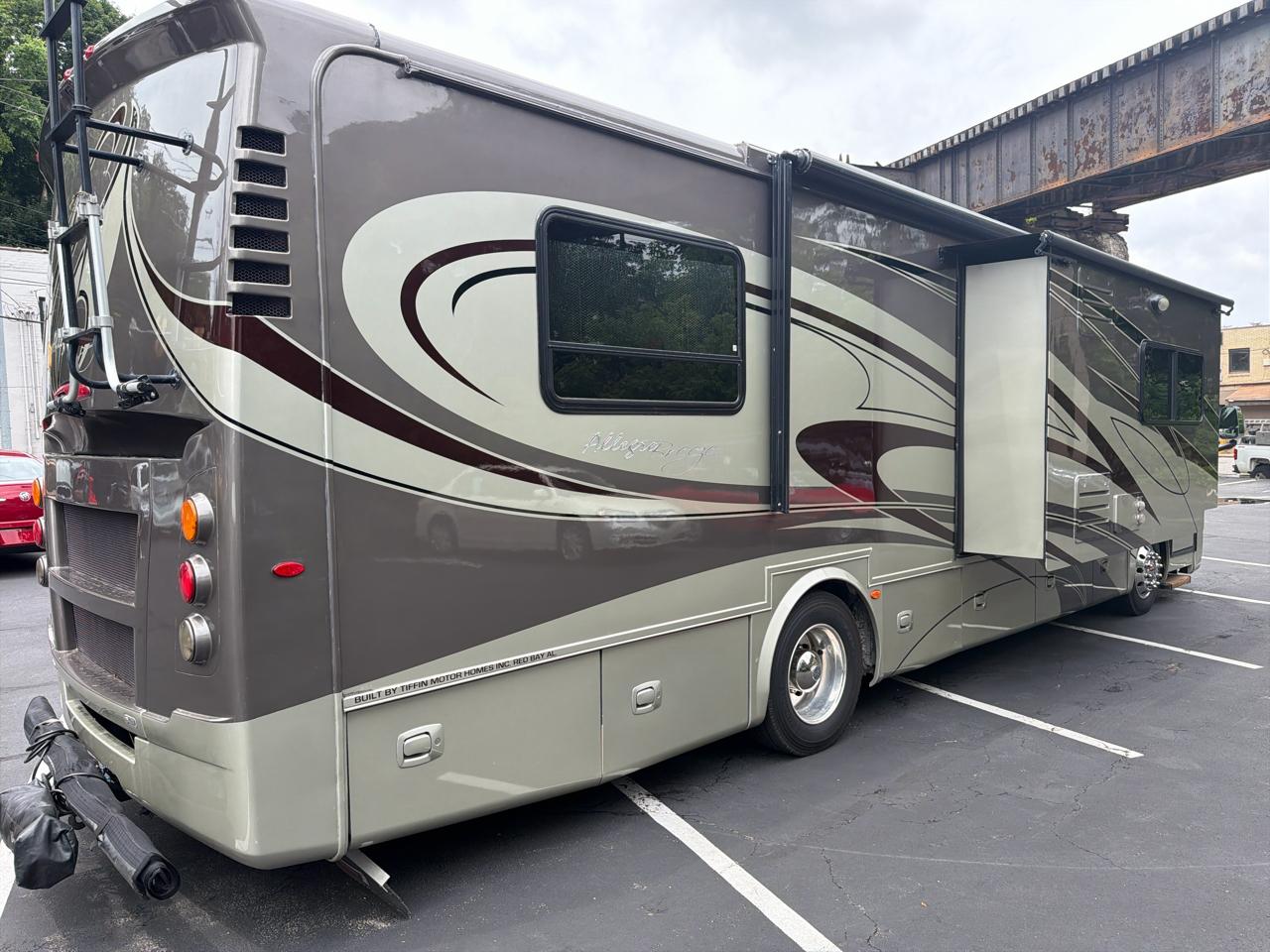Tiffin Motorhomes Breeze  2012