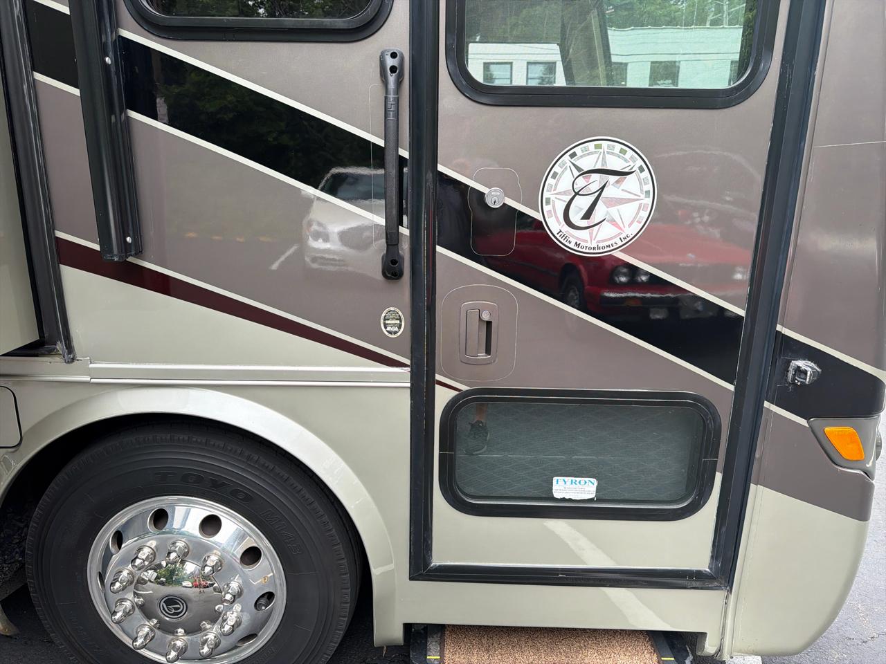Tiffin Motorhomes Breeze  2012