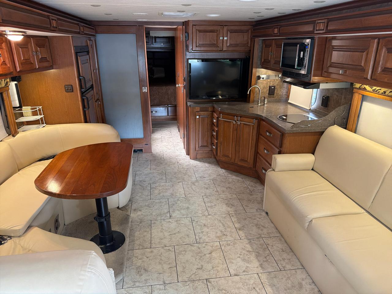 Tiffin Motorhomes Breeze  2012