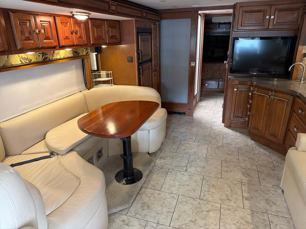 Tiffin Motorhomes Breeze  2012