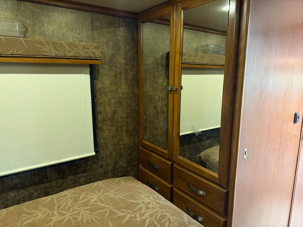 Tiffin Motorhomes Breeze  2012