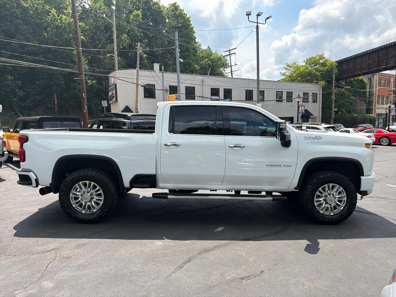 Chevrolet Silverado 2500HD High Country Crew Cab Short Box 4WD 2023