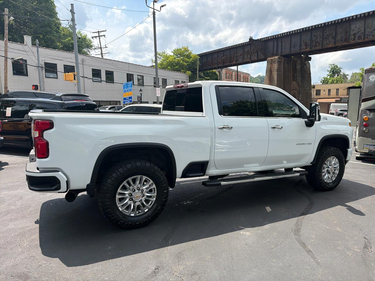 Chevrolet Silverado 2500HD High Country Crew Cab Short Box 4WD 2023
