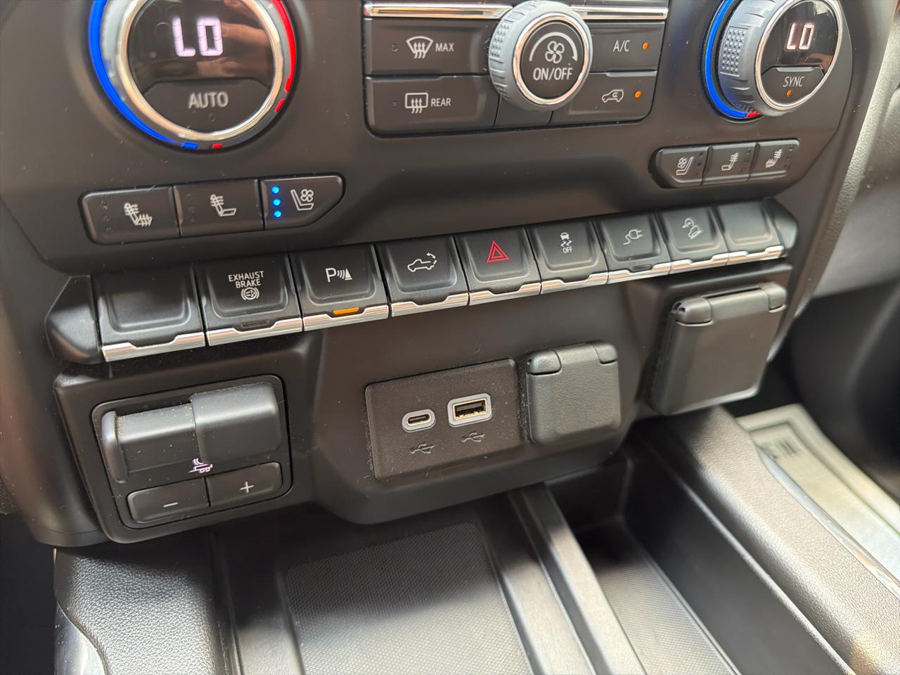 Chevrolet Silverado 2500HD High Country Crew Cab Short Box 4WD 2023