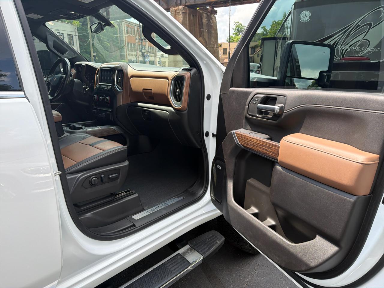 Chevrolet Silverado 2500HD High Country Crew Cab Short Box 4WD 2023