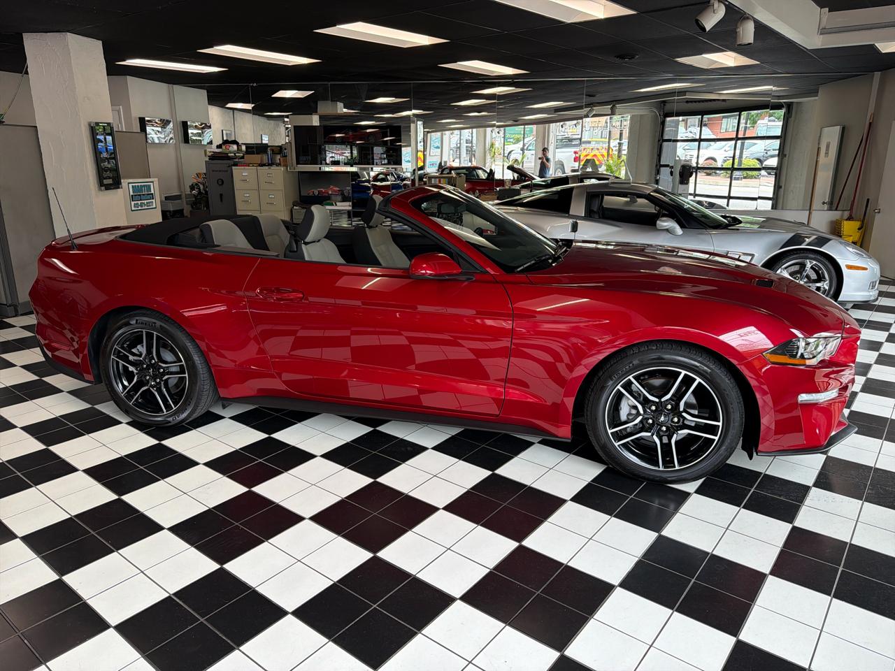 Ford Mustang EcoBoost Convertible 2020