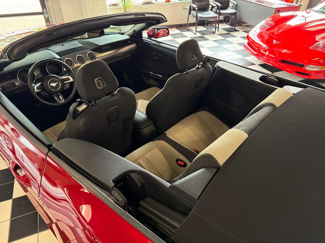Ford Mustang EcoBoost Convertible 2020