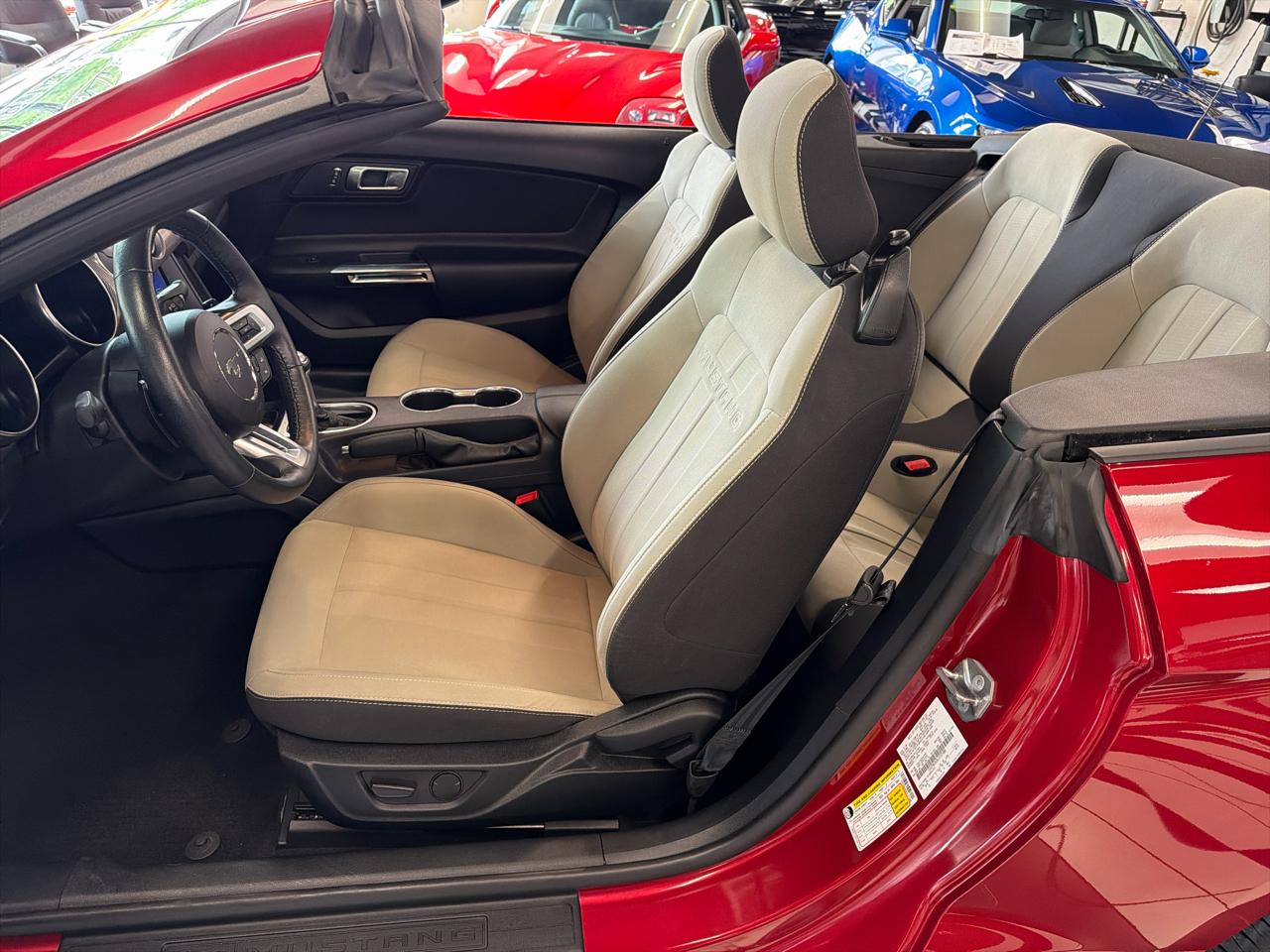 Ford Mustang EcoBoost Convertible 2020