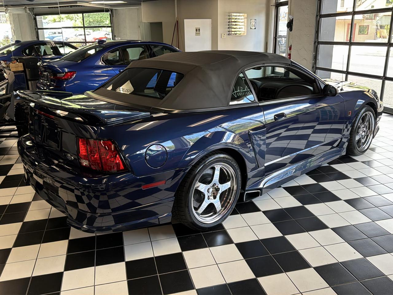 Ford Mustang  2001