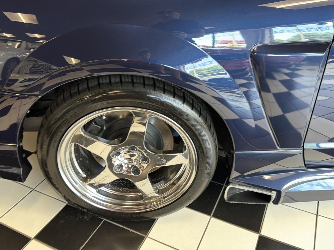 Ford Mustang  2001