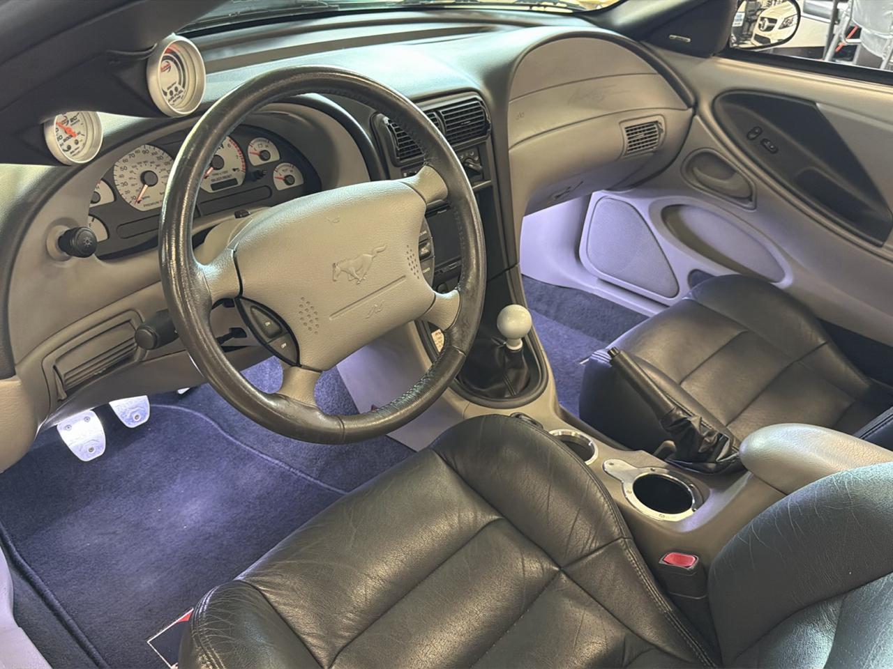 Ford Mustang  2001