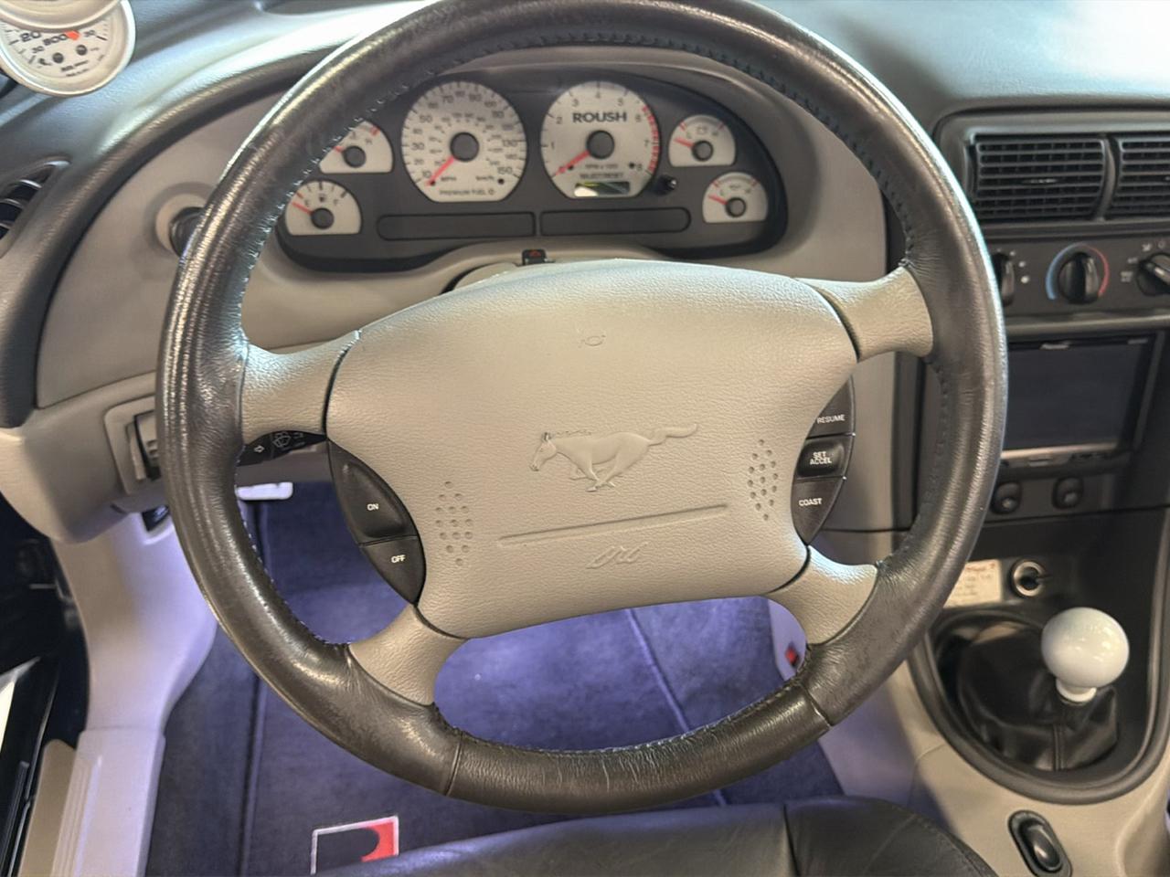 Ford Mustang  2001