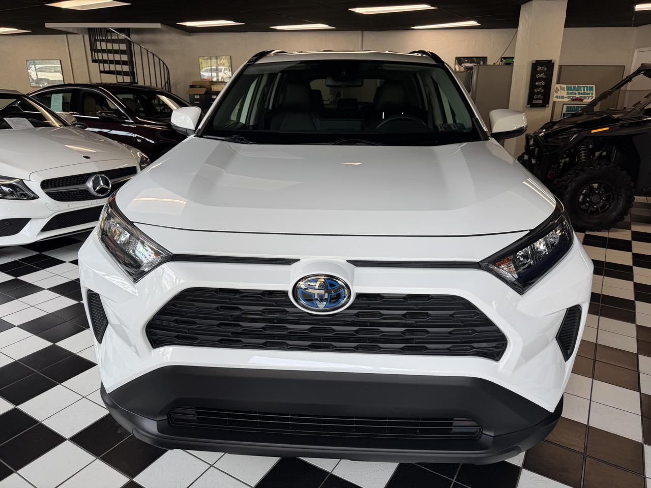 Toyota RAV4 Hybrid LE AWD 2019