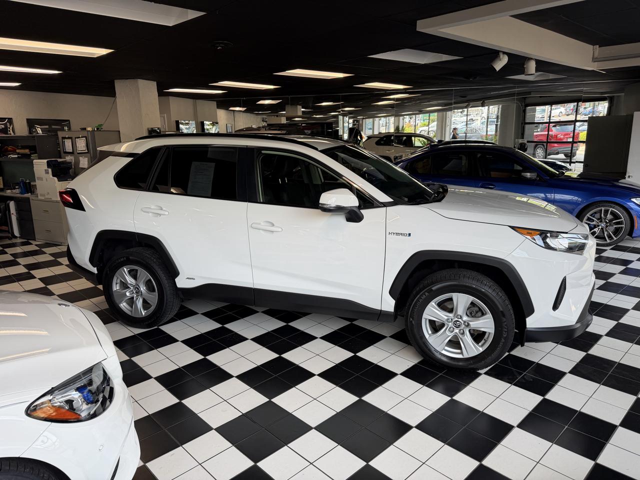 Toyota RAV4 Hybrid LE AWD 2019