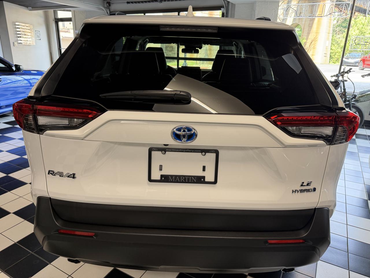 Toyota RAV4 Hybrid LE AWD 2019