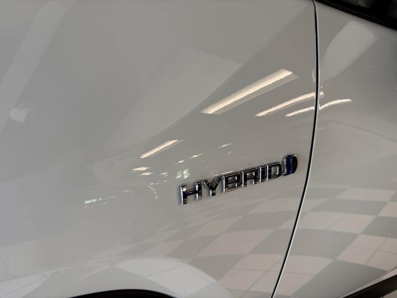 Toyota RAV4 Hybrid LE AWD 2019