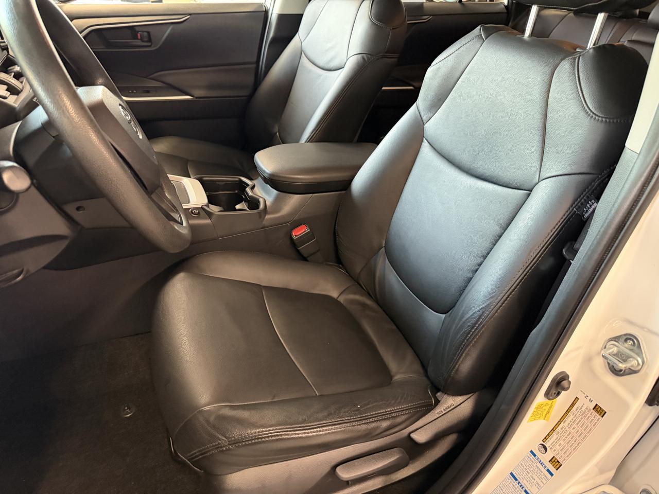 Toyota RAV4 Hybrid LE AWD 2019