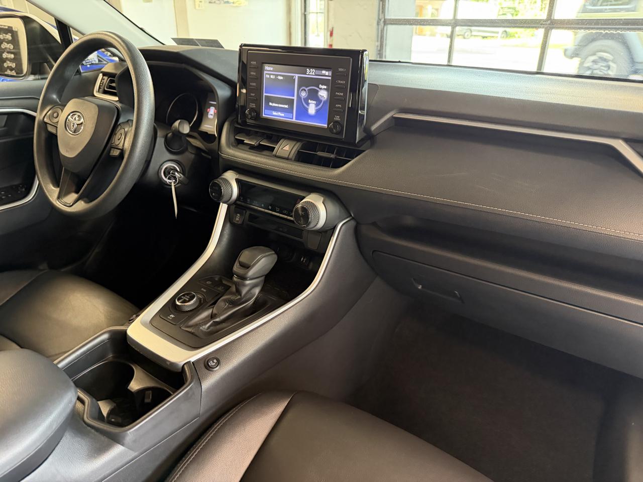 Toyota RAV4 Hybrid LE AWD 2019