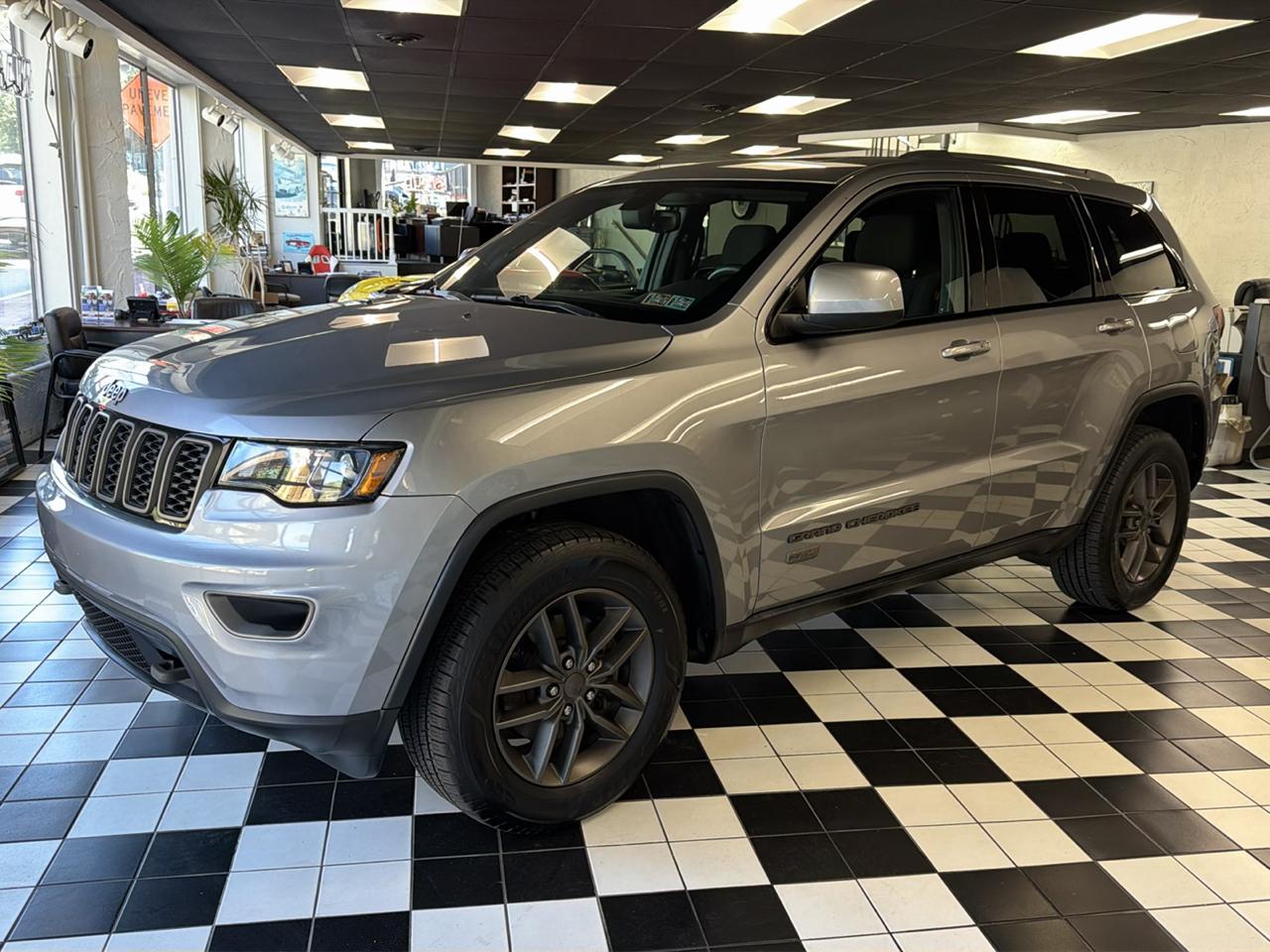 Jeep Grand Cherokee Laredo 4WD 2017