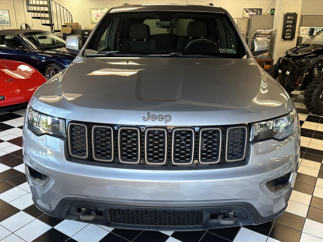 Jeep Grand Cherokee Laredo 4WD 2017