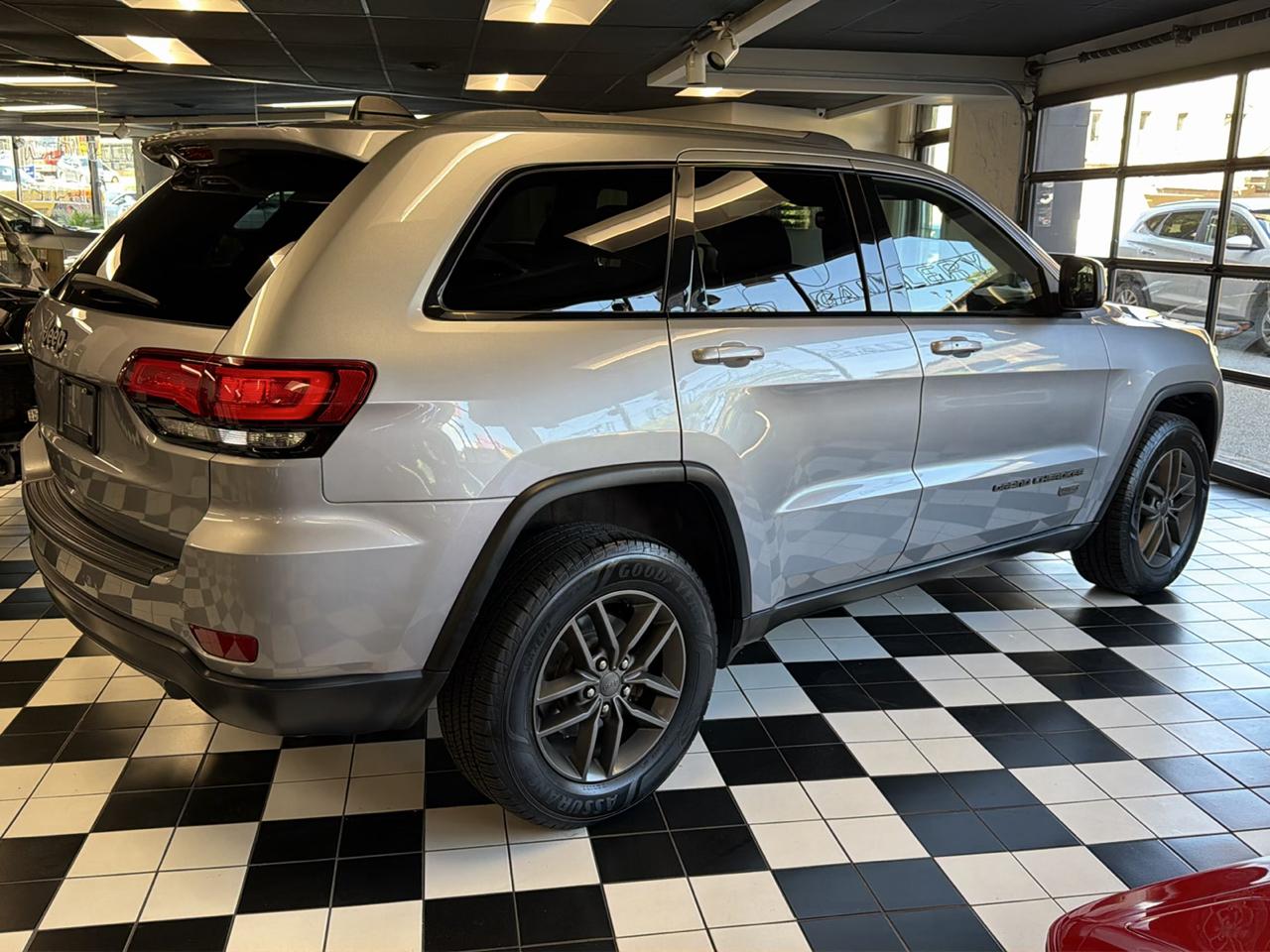 Jeep Grand Cherokee Laredo 4WD 2017