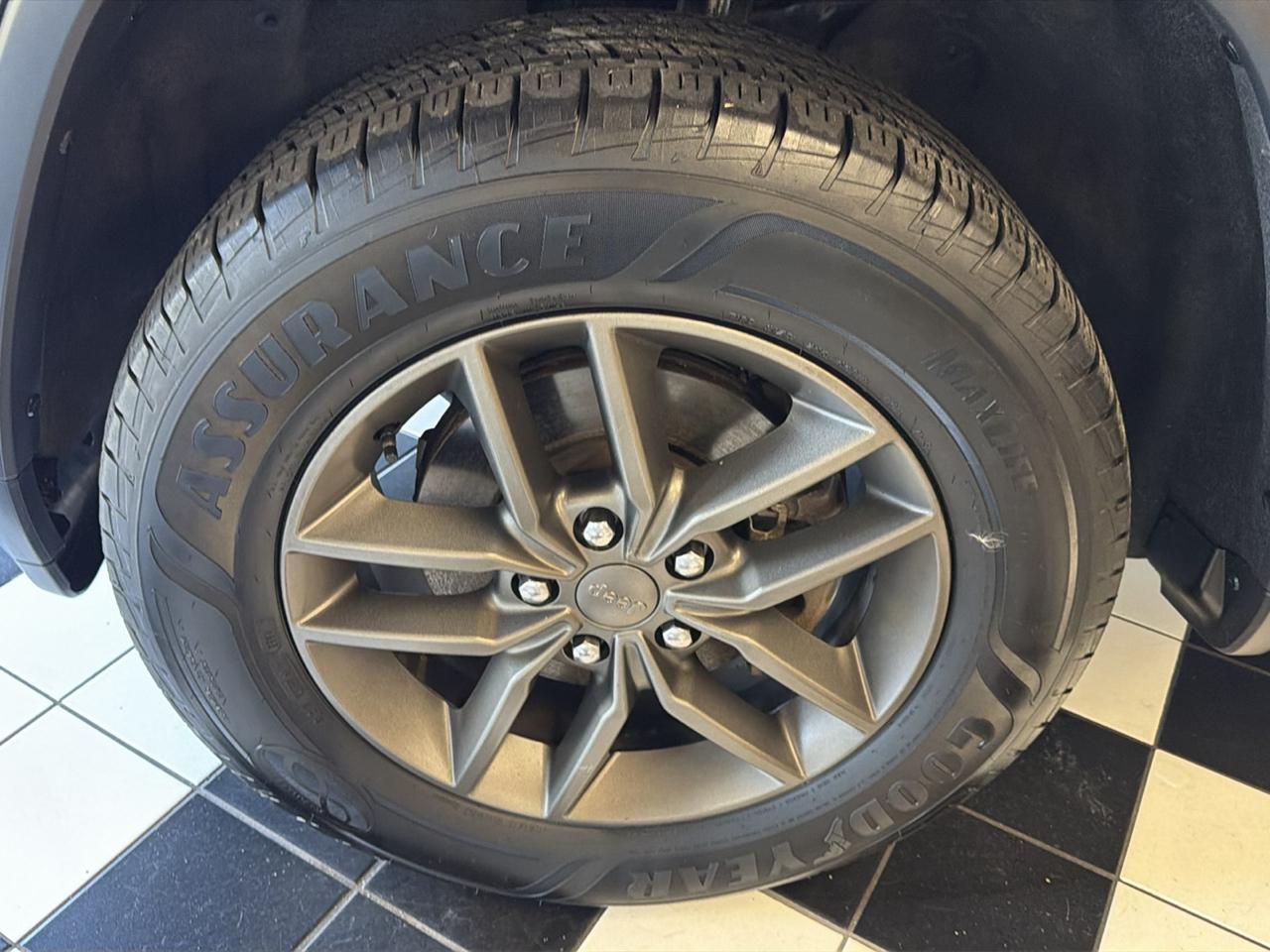 Jeep Grand Cherokee Laredo 4WD 2017