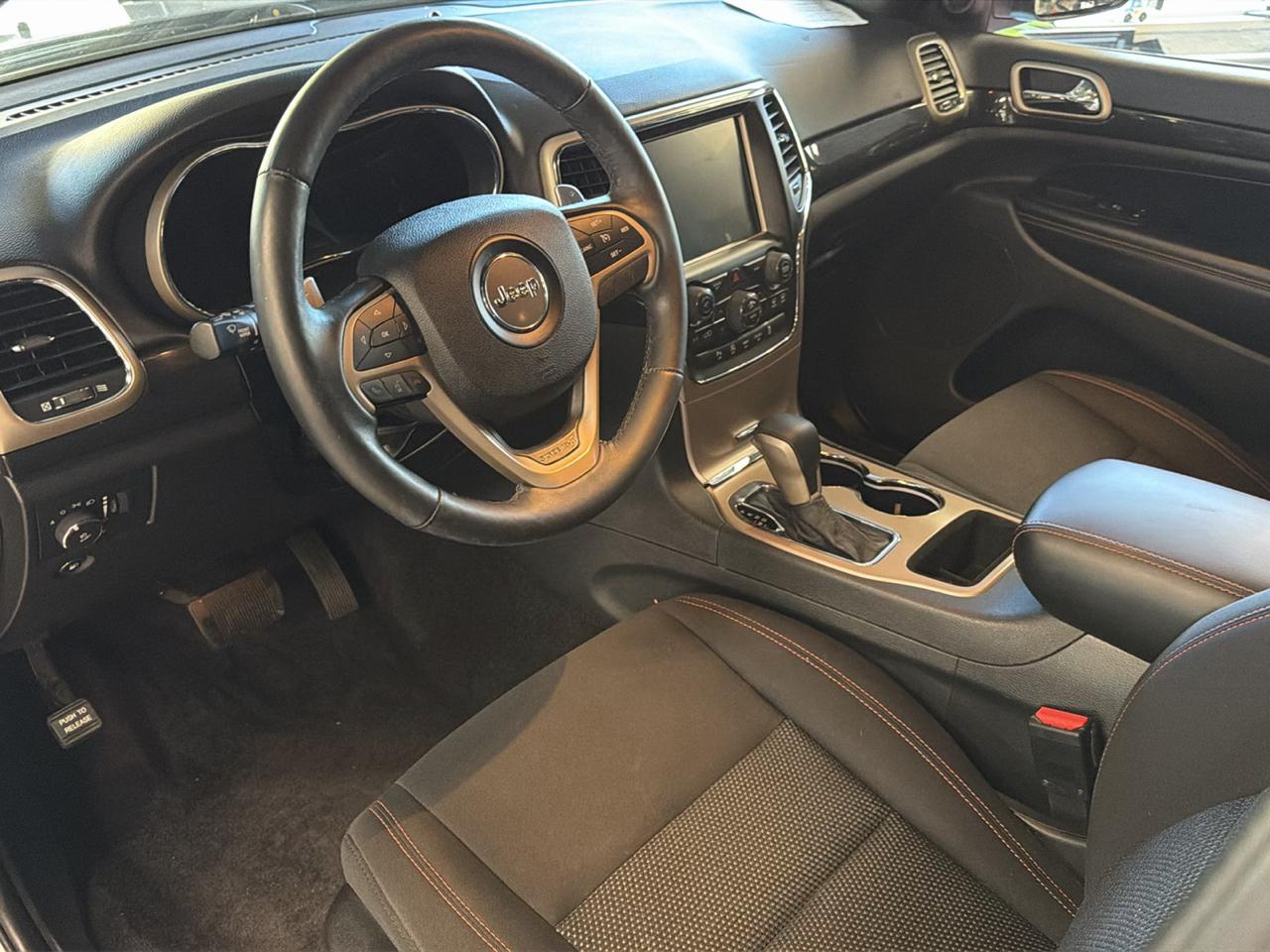 Jeep Grand Cherokee Laredo 4WD 2017