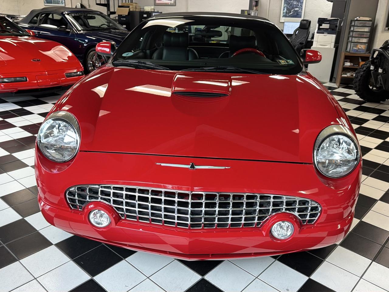Ford Thunderbird Deluxe 2002