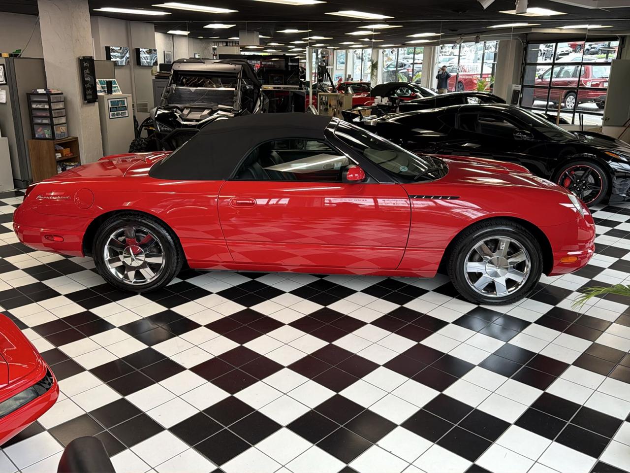 Ford Thunderbird Deluxe 2002