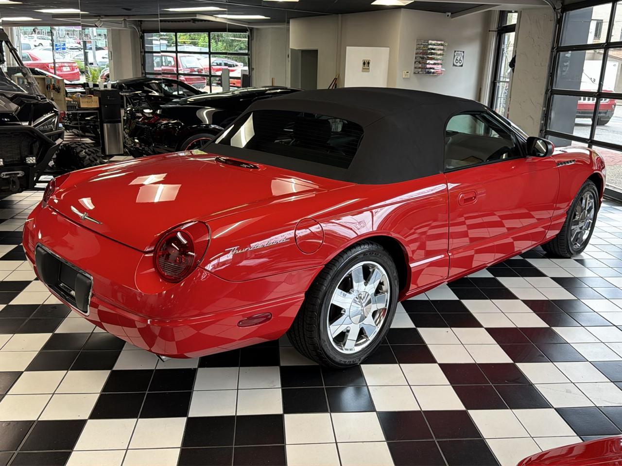 Ford Thunderbird Deluxe 2002