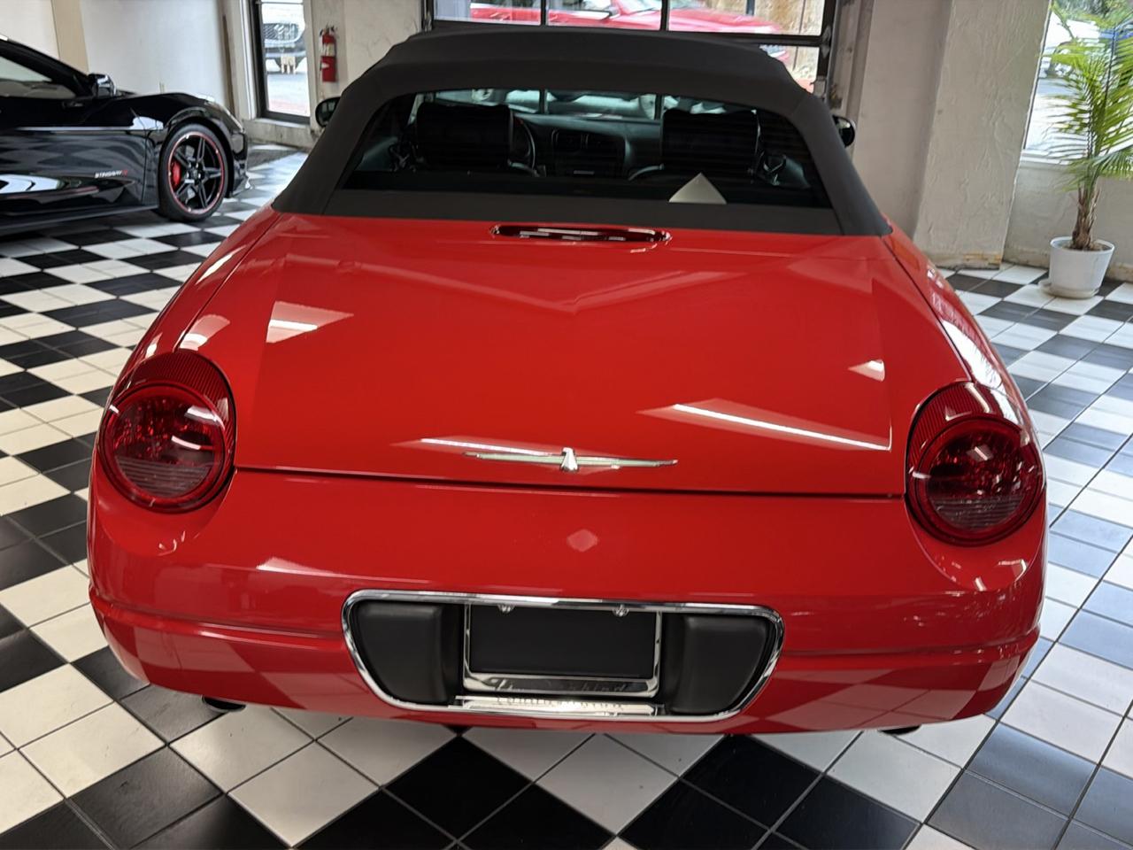 Ford Thunderbird Deluxe 2002