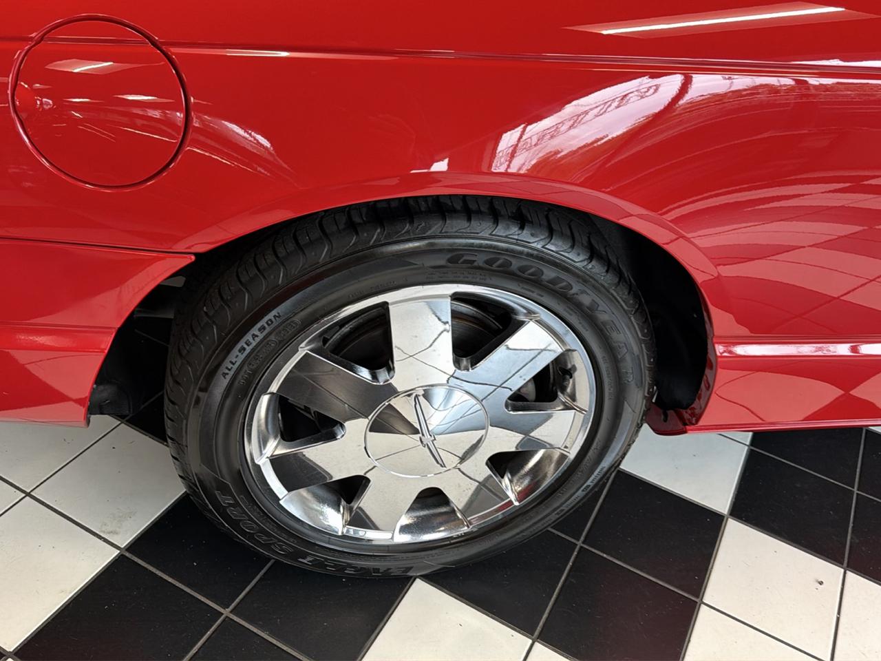 Ford Thunderbird Deluxe 2002