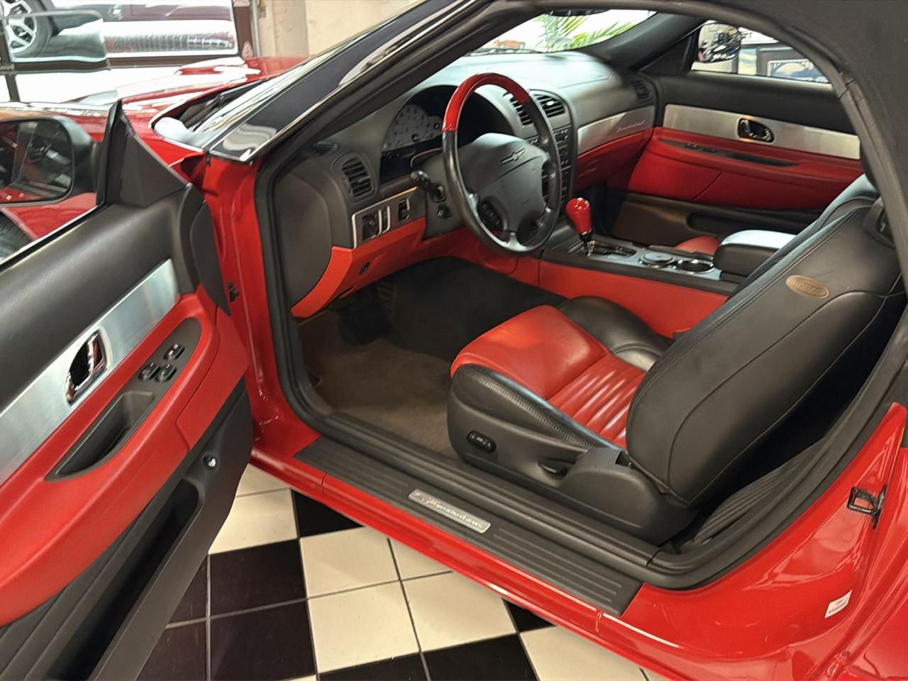 Ford Thunderbird Deluxe 2002